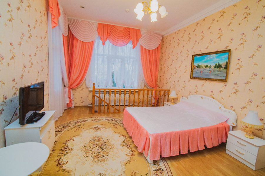 Двухкомнатный люкс в санатории Воронеж в городе Ессентуки - фотография