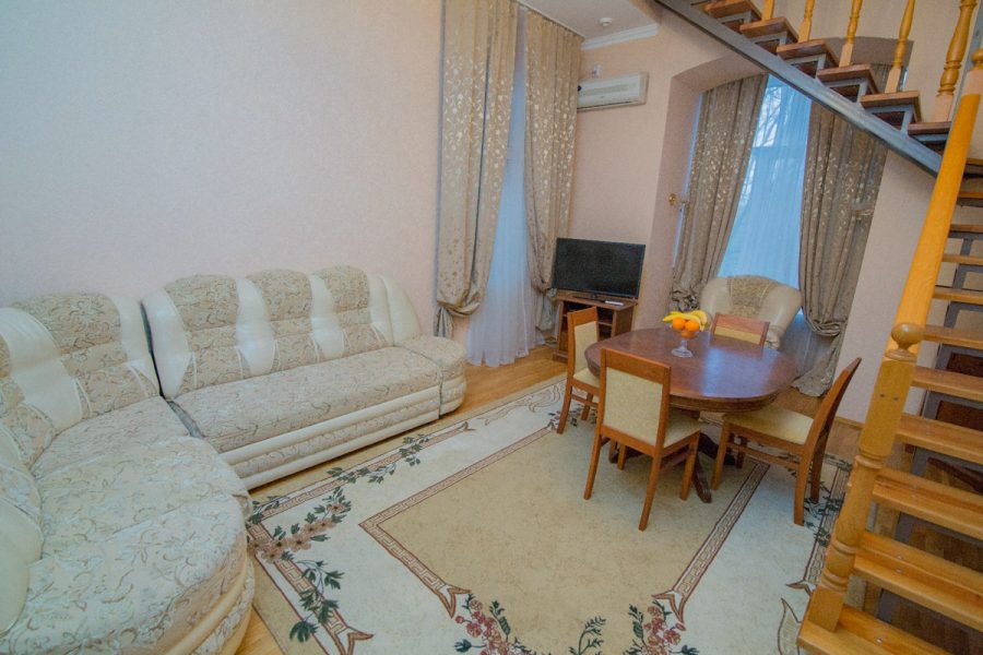 Двухкомнатный люкс в санатории Воронеж в городе Ессентуки - фотография