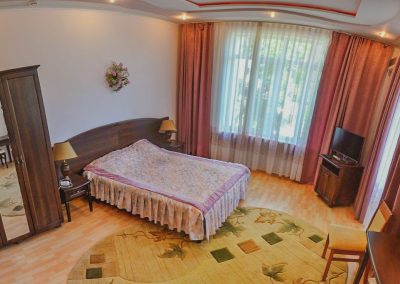 Двухкомнатный люкс в санатории Воронеж в городе Ессентуки - фотография