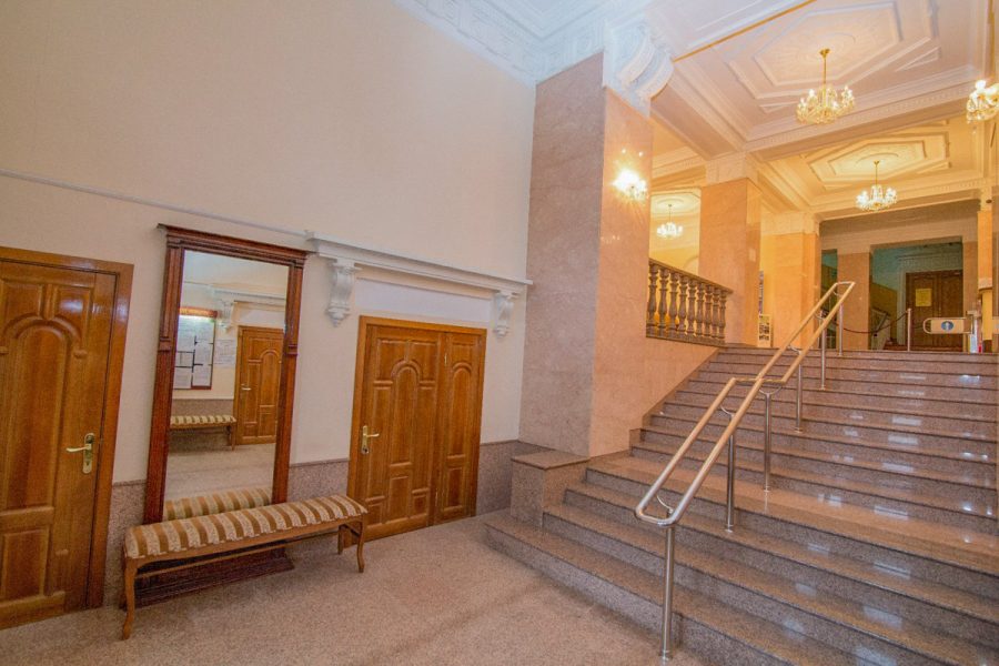 Лестница в санатории Воронеж в городе Ессентуки - фотография