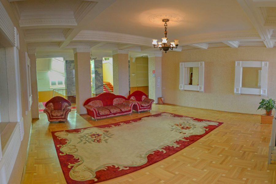 Холл в санатории Воронеж в городе Ессентуки - фотография