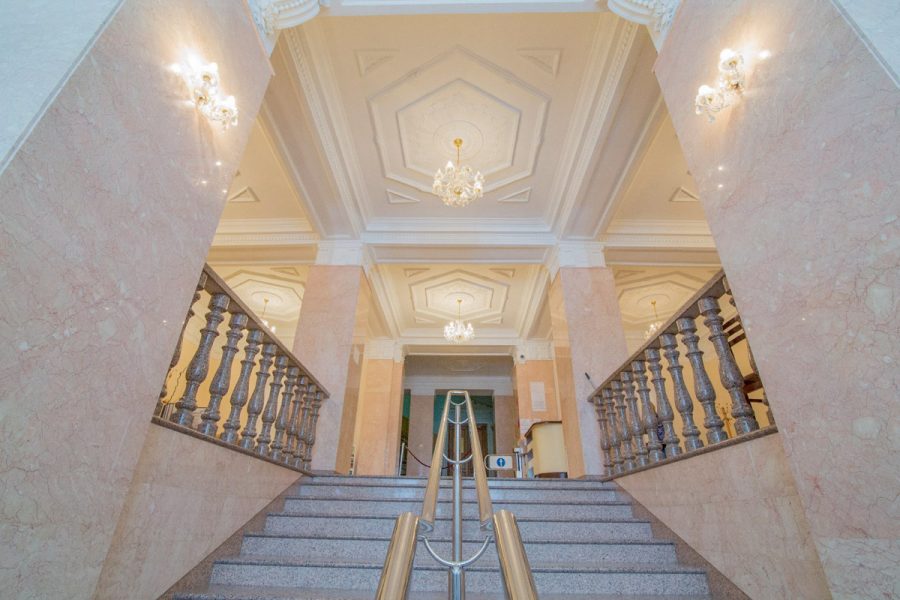 Лестница в санатории Воронеж в городе Ессентуки - фотография