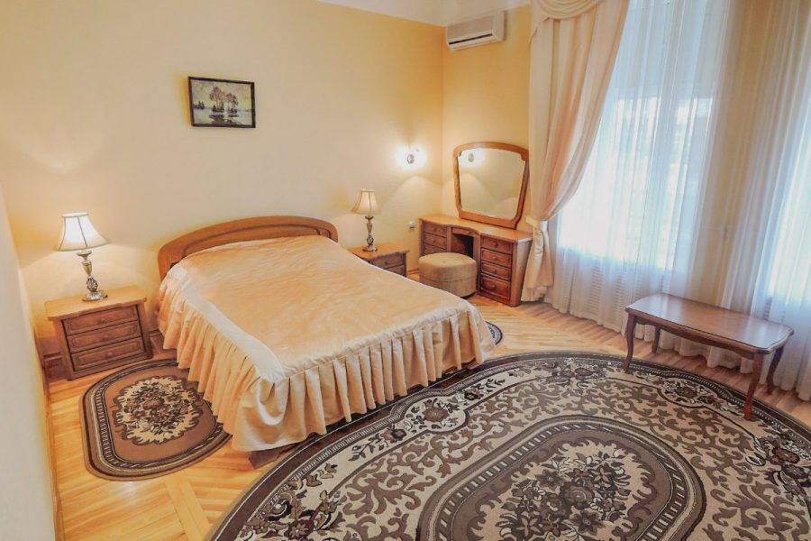 Трехкомнатный люкс в санатории Воронеж в городе Ессентуки - фотография