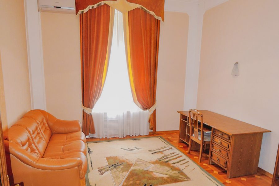 Трехкомнатный люкс в санатории Воронеж в городе Ессентуки - фотография