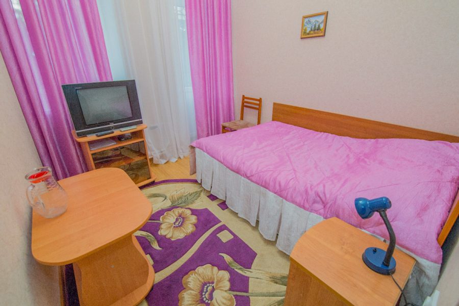 Одноместный номер в санатории Воронеж в городе Ессентуки - фотография