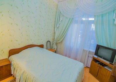 Одноместный улучшенный номер в санатории Воронеж в городе Ессентуки - фотография