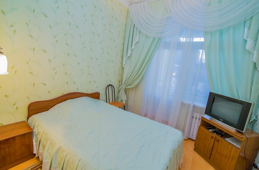 Одноместный улучшенный номер в санатории Воронеж в городе Ессентуки - фотография